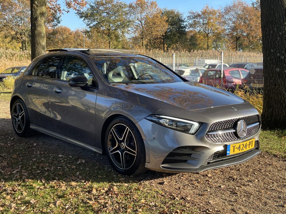Mercedes-Benz A-Klasse 200 Business Solution AMG | Panoramadak | MBUX |