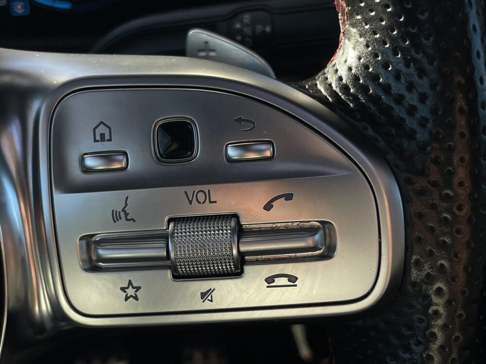 Mercedes-Benz A-Klasse 200 Business Solution AMG | Panoramadak | MBUX |