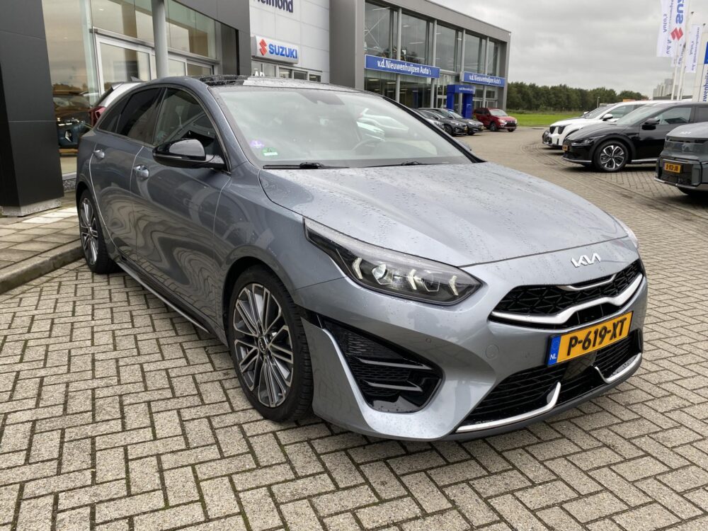 Kia ProCeed 1.5 T-GDi GT-PlusLine | Camerea | Pano | CarPlay |