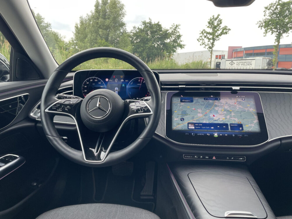 Mercedes-Benz E-Klasse Estate 300 e Luxury Line | BTW ! ! | Sfeerverlichting | Stoelverwarming | Apple carplay | Achteruitrijcamera |