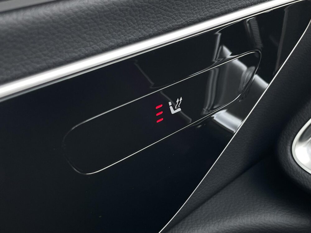 Mercedes-Benz E-Klasse Estate 300 e Luxury Line | Sfeerverlichting | Stoelverwarming | Apple carplay | Achteruitrijcamera |