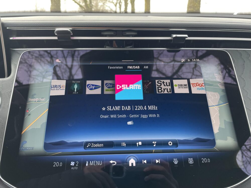 Mercedes-Benz E-Klasse Estate 300 e Luxury Line | Sfeerverlichting | Stoelverwarming | Apple carplay | Achteruitrijcamera |