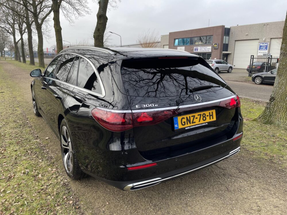 Mercedes-Benz E-Klasse Estate 300 e Luxury Line | Sfeerverlichting | Stoelverwarming | Apple carplay | Achteruitrijcamera |