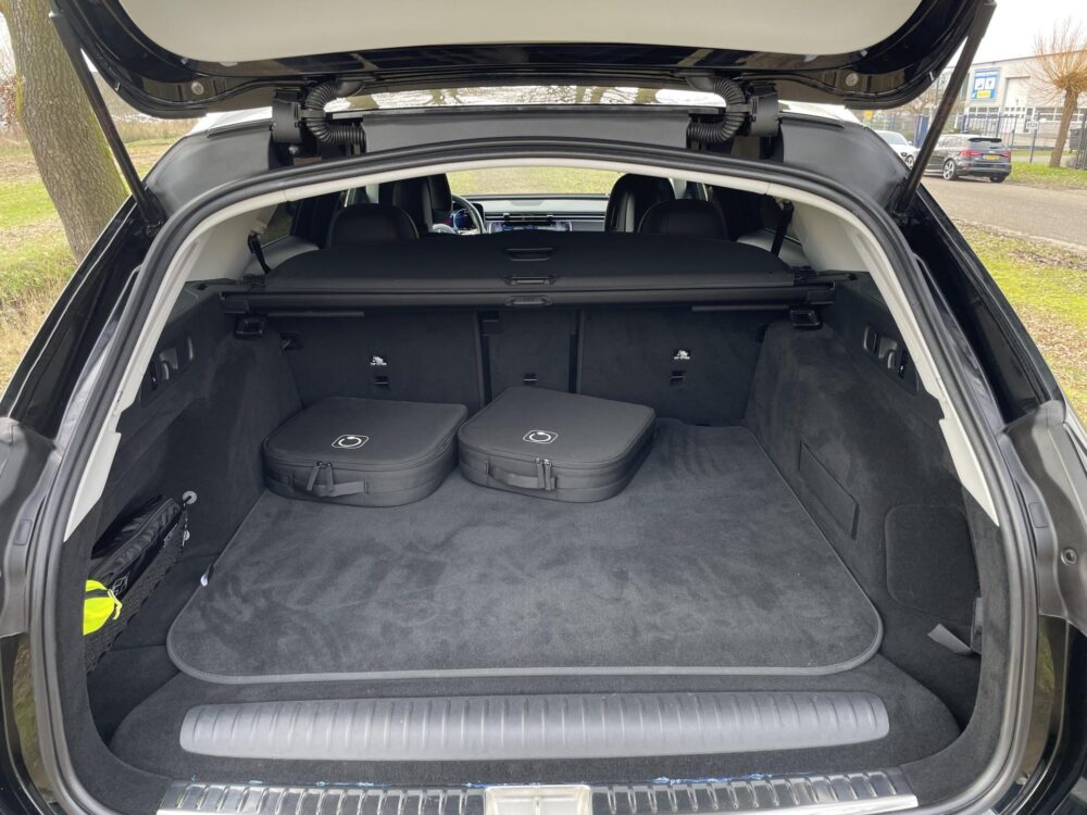 Mercedes-Benz E-Klasse Estate 300 e Luxury Line | Sfeerverlichting | Stoelverwarming | Apple carplay | Achteruitrijcamera |