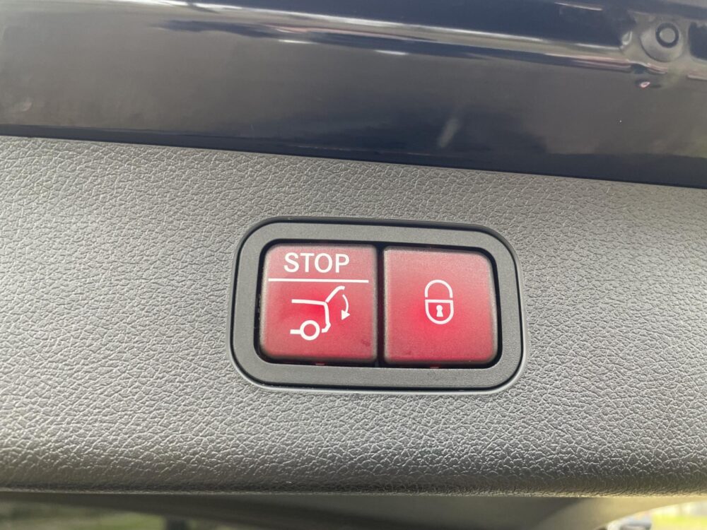 Mercedes-Benz E-Klasse Estate 300 e Luxury Line | Sfeerverlichting | Stoelverwarming | Apple carplay | Achteruitrijcamera |