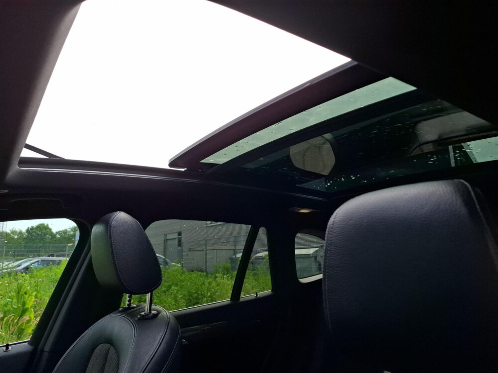 BMW X1 sDrive20i High Executive | BTW !! | Elektrische stoel | Camera | LED verlichting | trekhaak | panoramadak