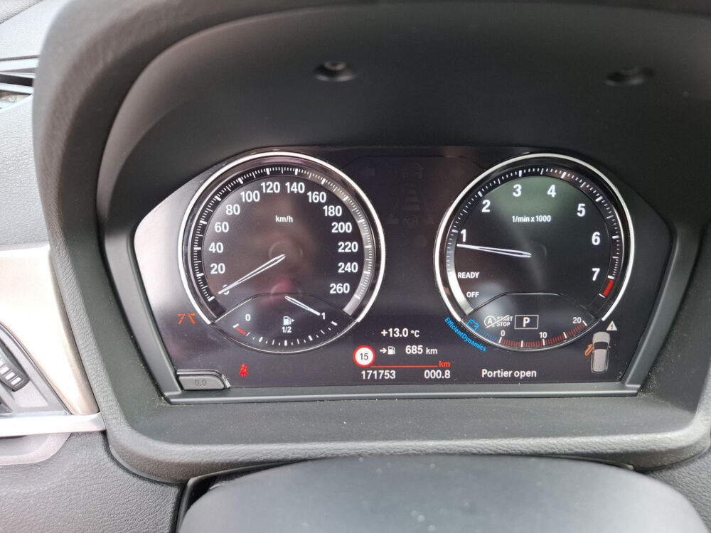 BMW X1 sDrive20i High Executive | BTW !! | Elektrische stoel | Camera | LED verlichting | trekhaak | panoramadak