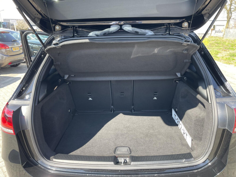 Mercedes-Benz B-klasse 250 e Business Solution AMG | Trekhaak |