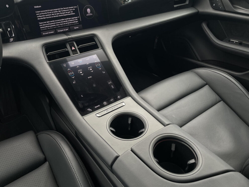 Porsche Taycan Cross Turismo 4S 93 kWh | BTW ! ! | Sport chrono | Pano | Elek memory stoelen |