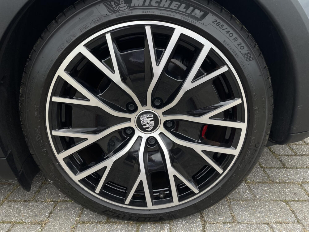 Porsche Taycan Cross Turismo 4S 93 kWh | BTW ! ! | Sport chrono | Pano | Elek memory stoelen |