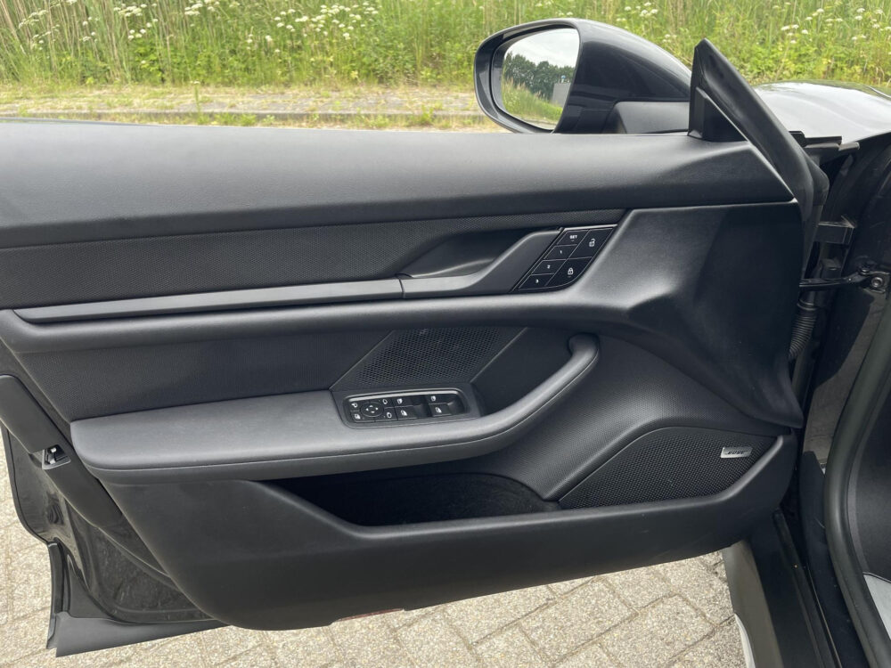 Porsche Taycan Cross Turismo 4S 93 kWh | BTW ! ! | Sport chrono | Pano | Elek memory stoelen |
