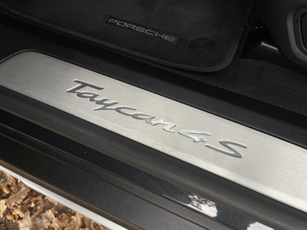 Porsche Taycan Cross Turismo 4S 93 kWh | Sport chrono | Pano | 20” |