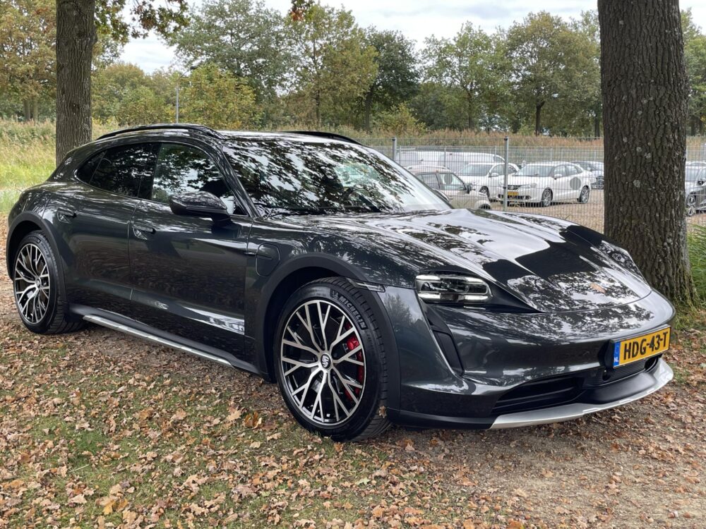 Porsche Taycan Cross Turismo 4S 93 kWh | Sport chrono | Pano | 20” |