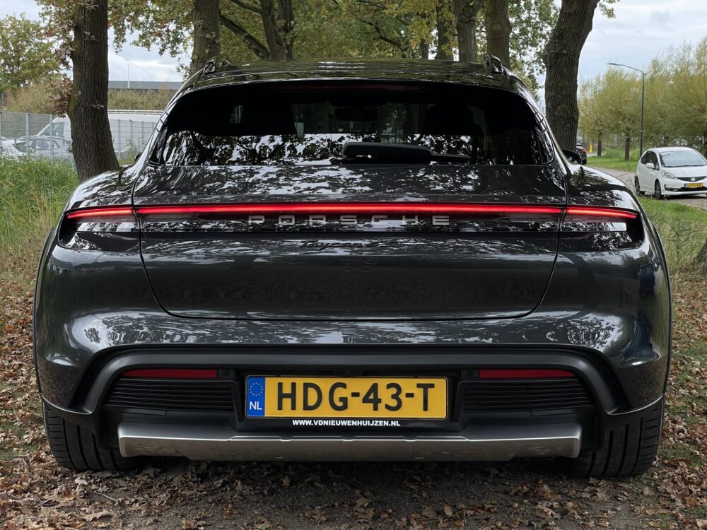 Porsche Taycan Cross Turismo 4S 93 kWh | Sport chrono | Pano | 20” |