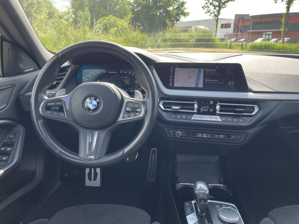 BMW 2-serie Gran Coupé M235i xDrive High Executive | BTW ! !| HUD | Harman/Kardon | Alcantara |