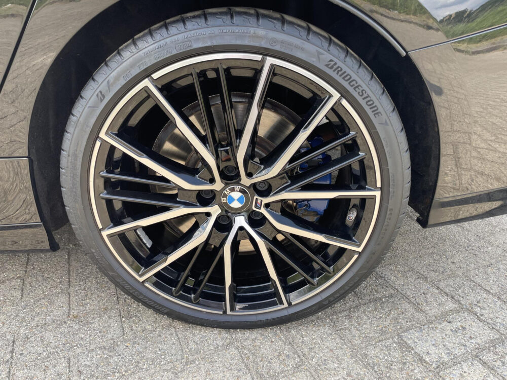 BMW 2-serie Gran Coupé M235i xDrive High Executive | BTW ! !| HUD | Harman/Kardon | Alcantara |