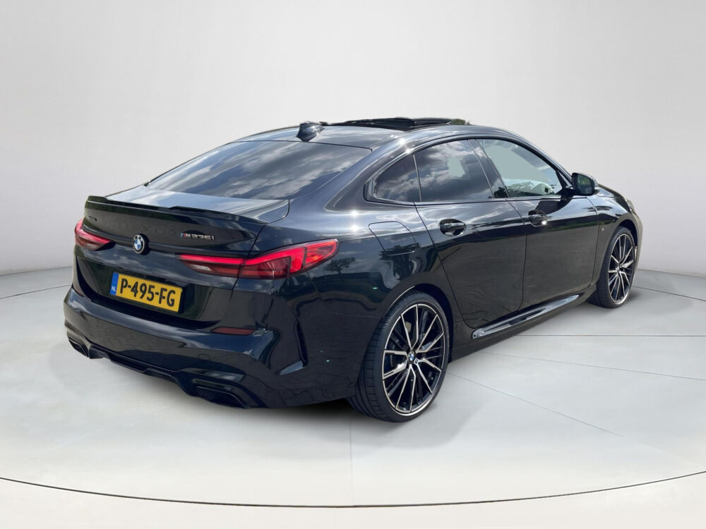 BMW 2-serie Gran Coupé M235i xDrive High Executive | BTW ! !| HUD | Harman/Kardon | Alcantara |