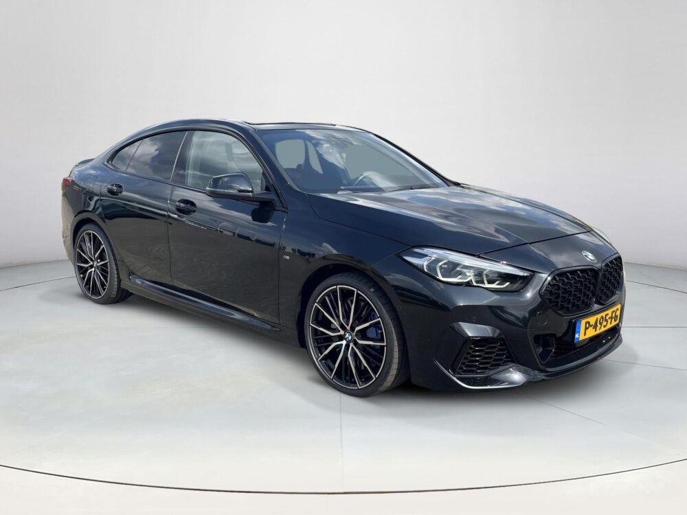 BMW 2-serie Gran Coupé M235i xDrive High Executive | BTW ! !| HUD | Harman/Kardon | Alcantara |