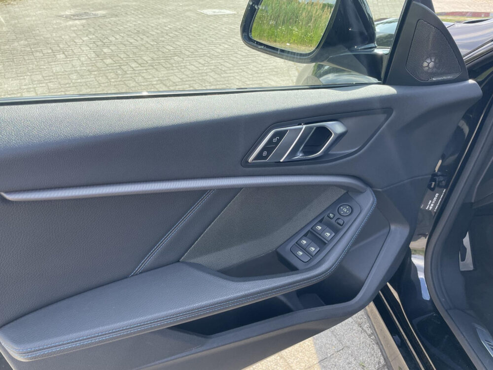 BMW 2-serie Gran Coupé M235i xDrive High Executive | BTW ! !| HUD | Harman/Kardon | Alcantara |