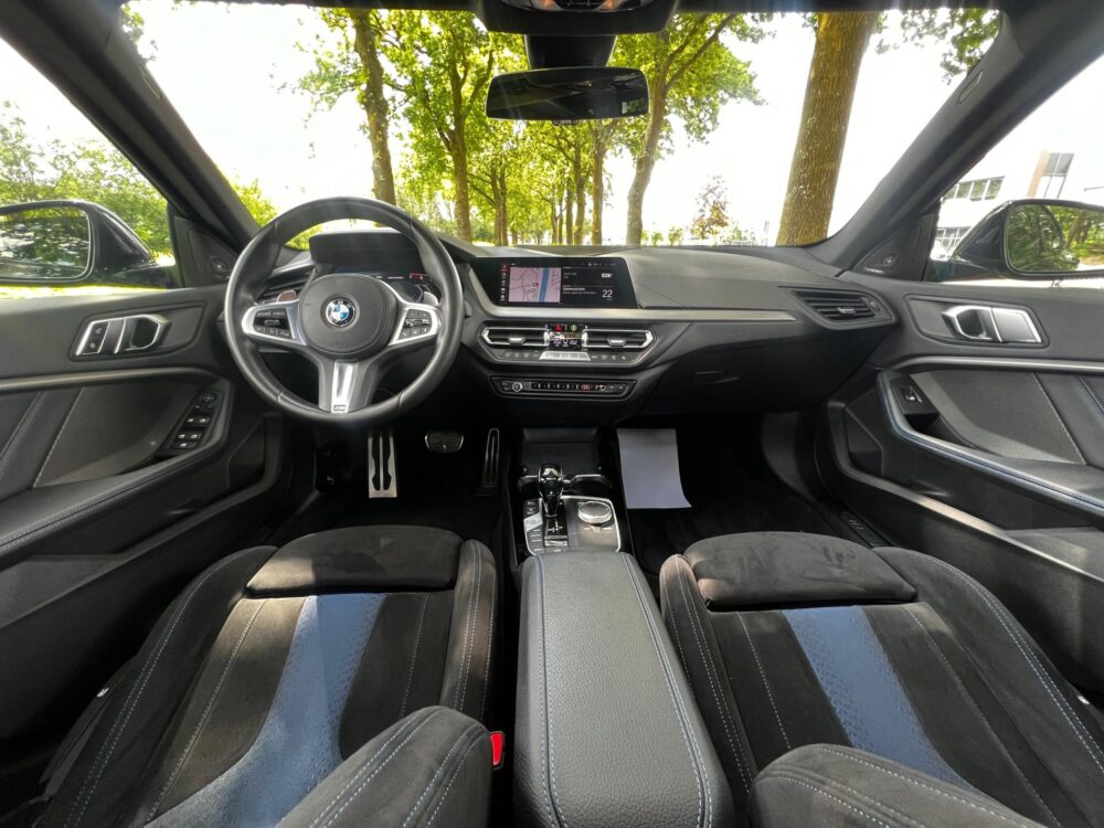 BMW 2-serie Gran Coupé M235i xDrive High Executive | HUD | Harman/Kardon | Alcantara |