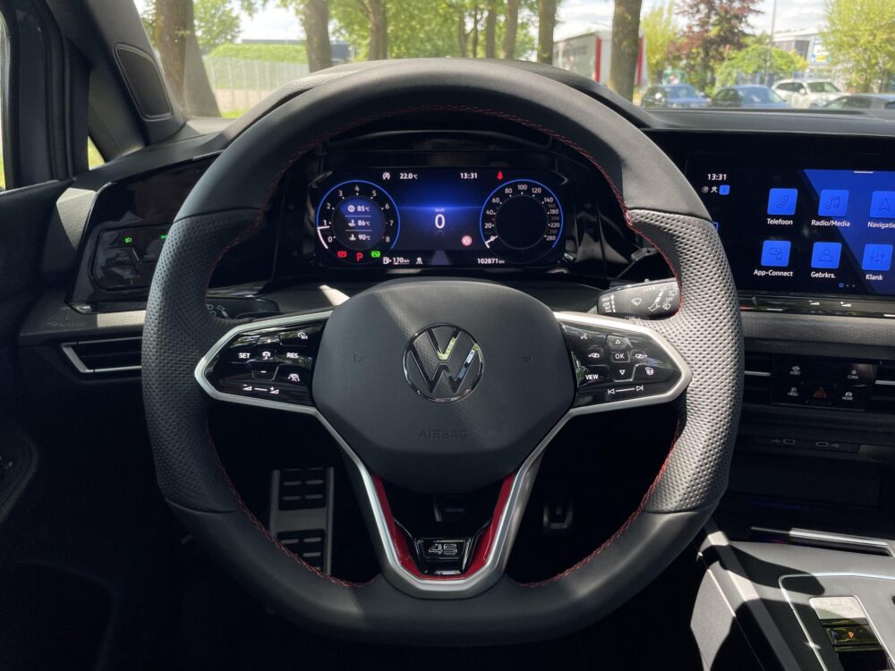 Volkswagen Golf 2.0 TSI GTI ClubSport 45 Jahre | 301 pk | Achteruitrijcamera | Stoel/stuur verwarming | Cruise adaptief |