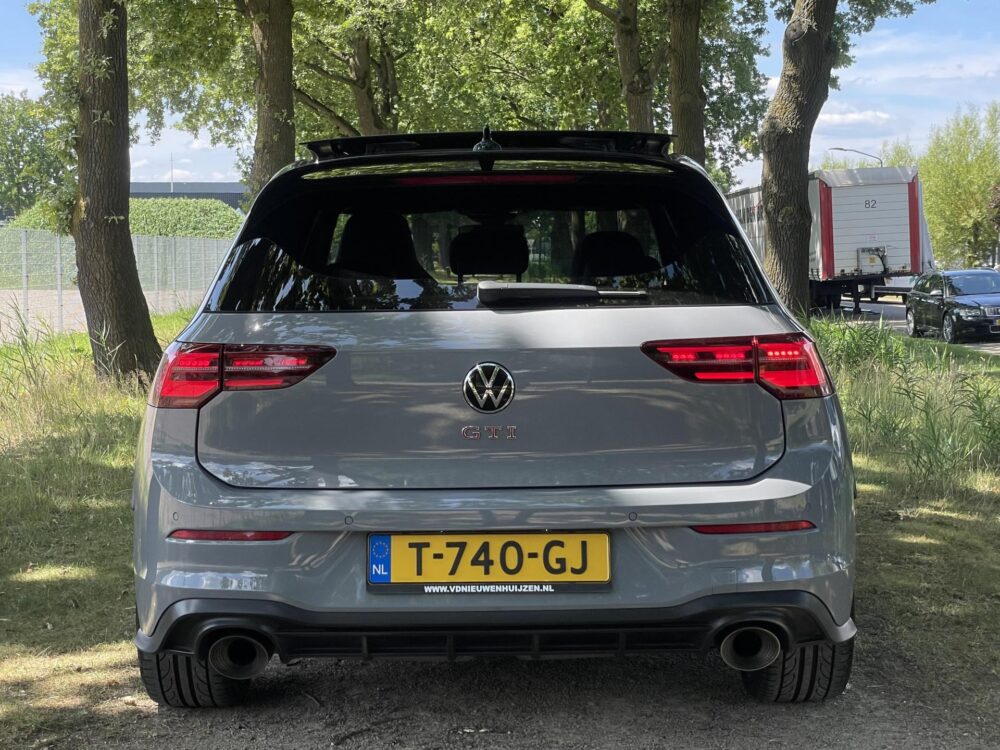 Volkswagen Golf 2.0 TSI GTI ClubSport 45 Jahre | 301 pk | Achteruitrijcamera | Stoel/stuur verwarming | Cruise adaptief |