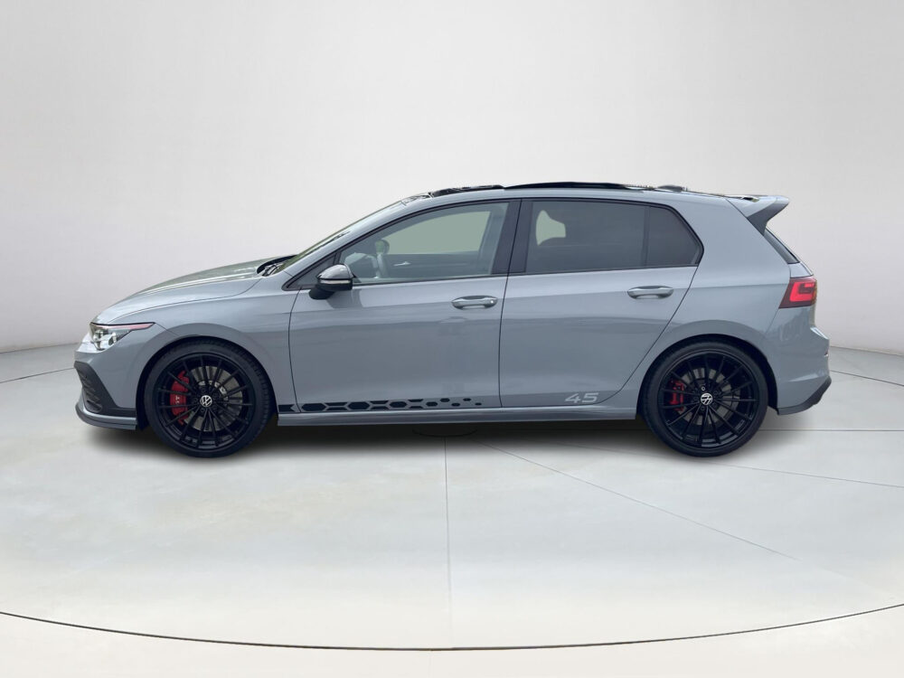 Volkswagen Golf 2.0 TSI GTI ClubSport 45 Jahre | BTW ! ! | 301 pk | Achteruitrijcamera | Stoel/stuur verwarming | Cruise adaptief |