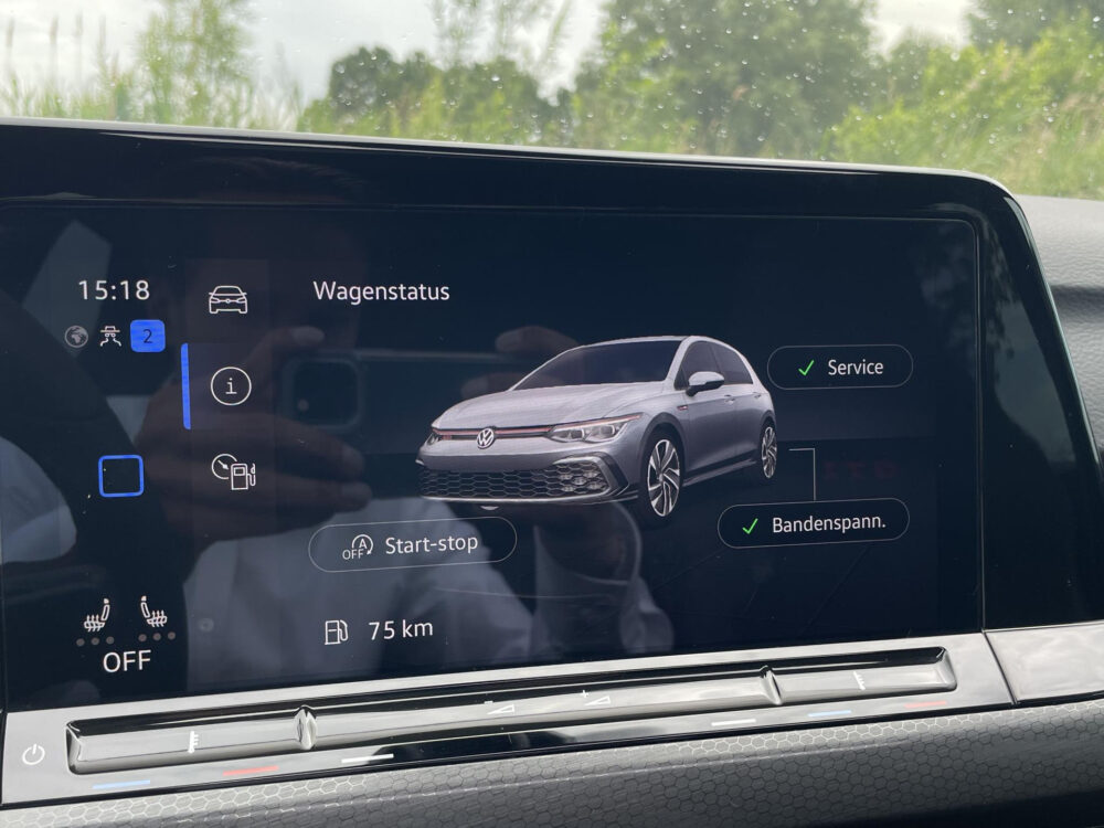 Volkswagen Golf 2.0 TSI GTI ClubSport 45 Jahre | BTW ! ! | 301 pk | Achteruitrijcamera | Stoel/stuur verwarming | Cruise adaptief |
