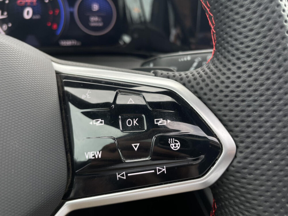 Volkswagen Golf 2.0 TSI GTI ClubSport 45 Jahre | BTW ! ! | 301 pk | Achteruitrijcamera | Stoel/stuur verwarming | Cruise adaptief |