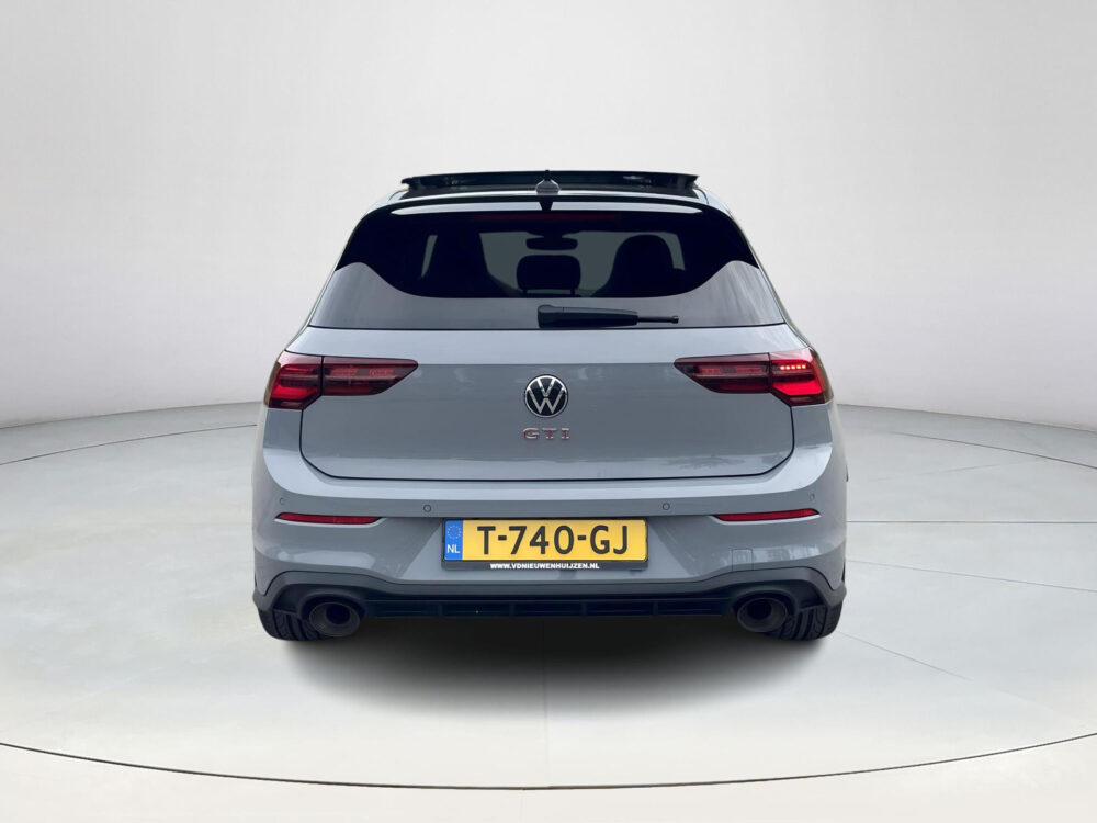 Volkswagen Golf 2.0 TSI GTI ClubSport 45 Jahre | BTW ! ! | 301 pk | Achteruitrijcamera | Stoel/stuur verwarming | Cruise adaptief |