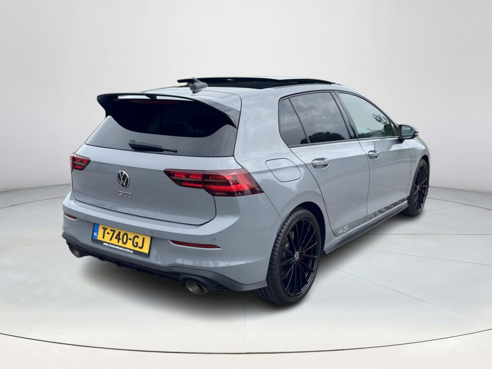 Volkswagen Golf 2.0 TSI GTI ClubSport 45 Jahre | BTW ! ! | 301 pk | Achteruitrijcamera | Stoel/stuur verwarming | Cruise adaptief |