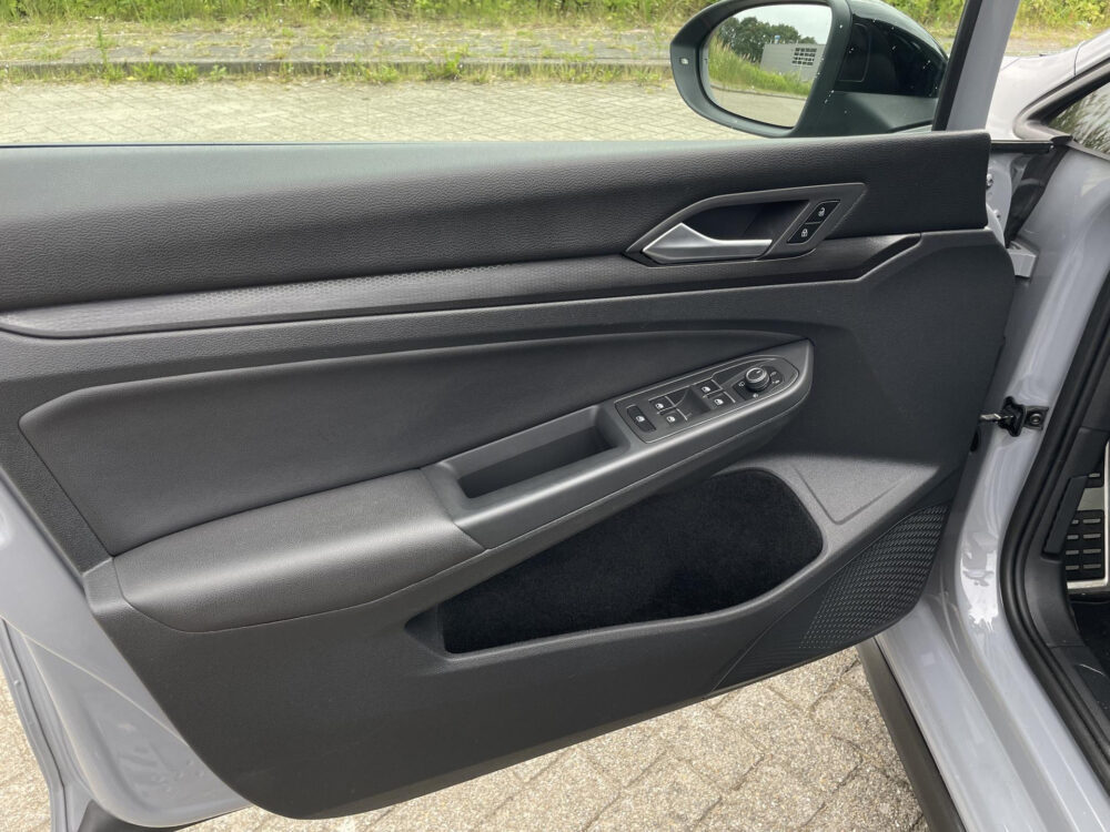 Volkswagen Golf 2.0 TSI GTI ClubSport 45 Jahre | BTW ! ! | 301 pk | Achteruitrijcamera | Stoel/stuur verwarming | Cruise adaptief |