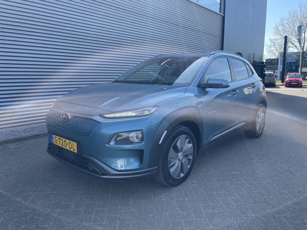 Hyundai Kona EV Premium 64 kWh | Achteruitrijcamera | Stoelverwarming |