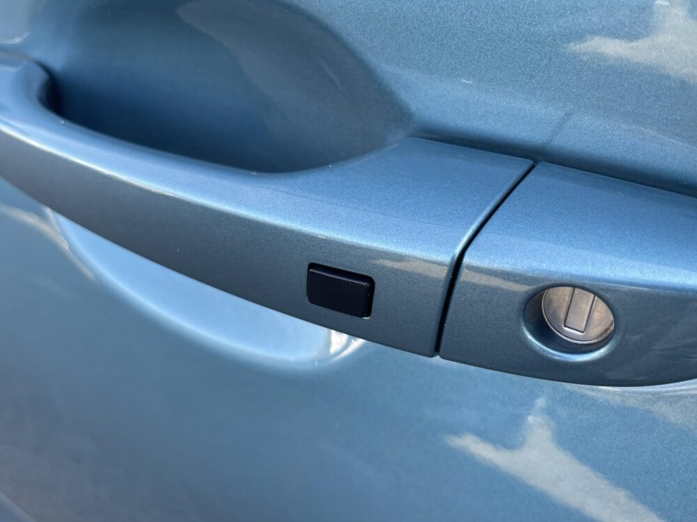 Hyundai Kona EV Premium 64 kWh | Achteruitrijcamera | Stoelverwarming |