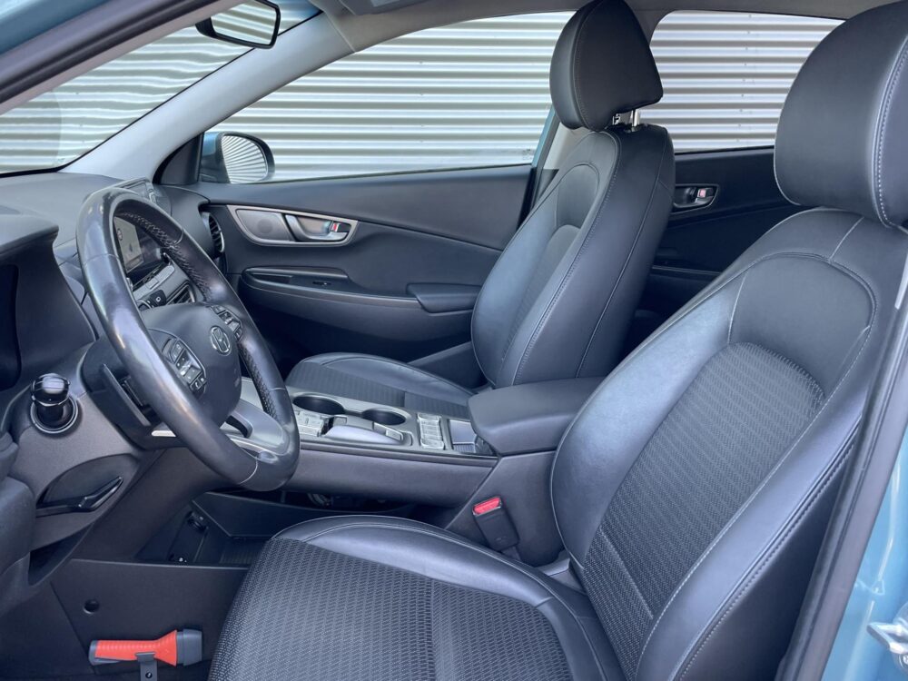 Hyundai Kona EV Premium 64 kWh | Achteruitrijcamera | Stoelverwarming |