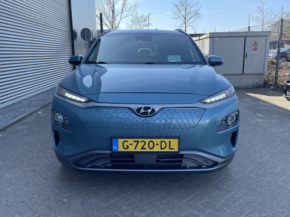 Hyundai Kona EV Premium 64 kWh | Achteruitrijcamera | Stoelverwarming |