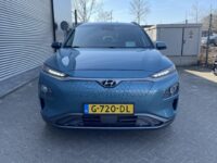 Hyundai Kona EV Premium 64 kWh | Achteruitrijcamera | Stoelverwarming |