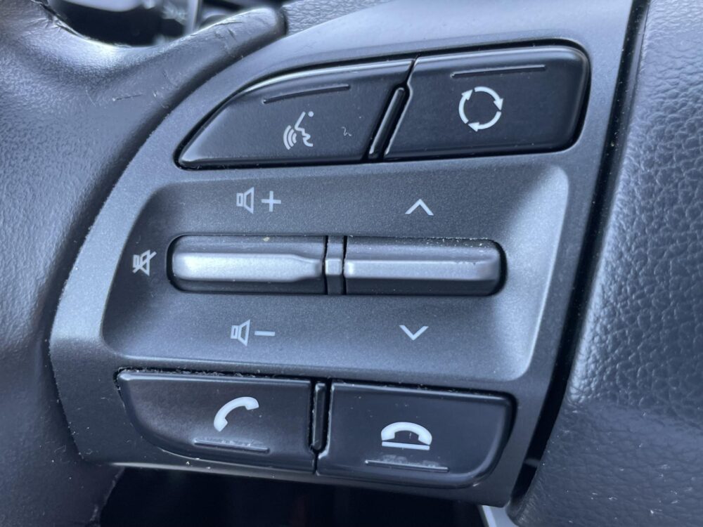 Hyundai Kona EV Premium 64 kWh | Achteruitrijcamera | Stoelverwarming |