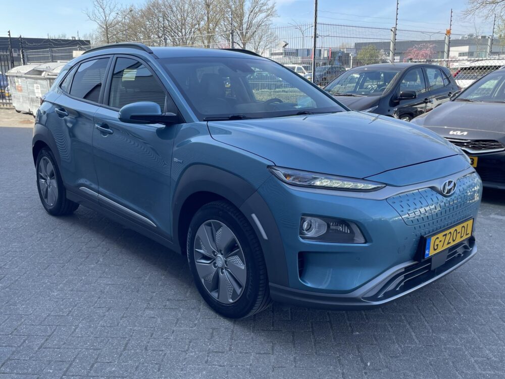 Hyundai Kona EV Premium 64 kWh | Achteruitrijcamera | Stoelverwarming |