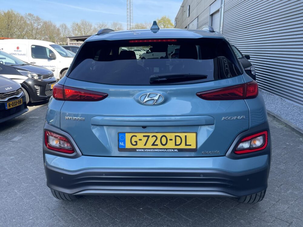 Hyundai Kona EV Premium 64 kWh | Achteruitrijcamera | Stoelverwarming |
