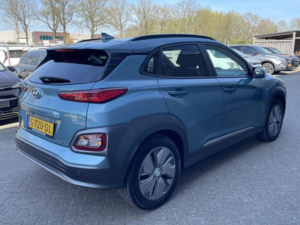 Hyundai Kona EV Premium 64 kWh | Achteruitrijcamera | Stoelverwarming |