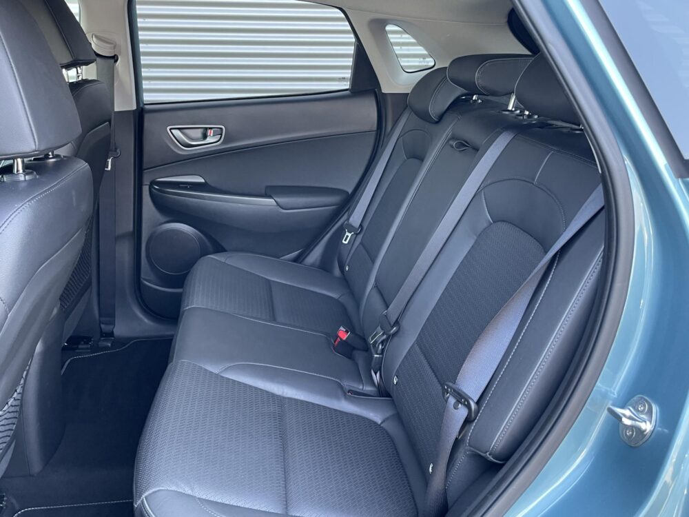 Hyundai Kona EV Premium 64 kWh | Achteruitrijcamera | Stoelverwarming |