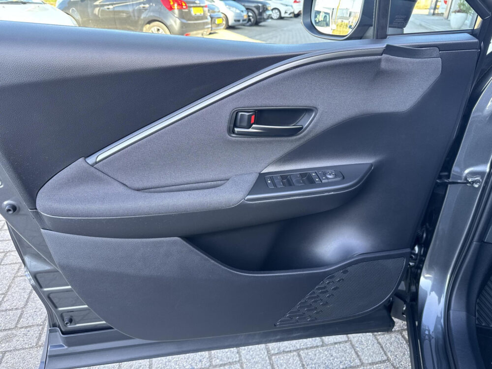 Toyota C-HR 1.8 Hybrid 140 Active tot 10 jaar Fabrieksgarantie | Apple Carplay Android Auto