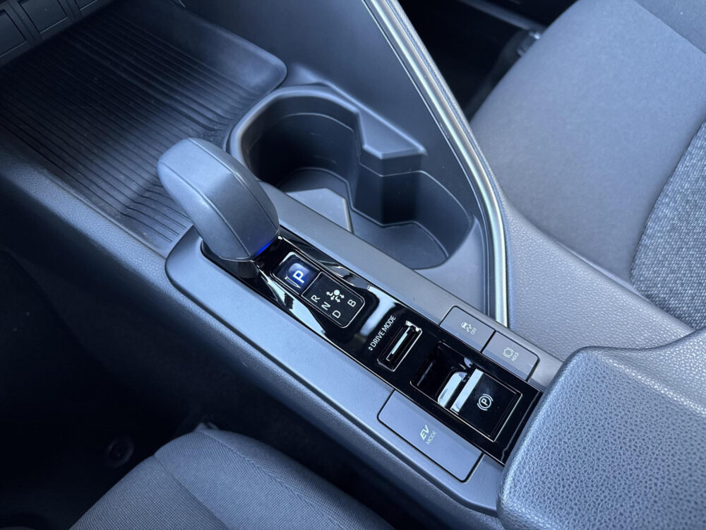 Toyota C-HR 1.8 Hybrid 140 Active tot 10 jaar Fabrieksgarantie | Apple Carplay Android Auto