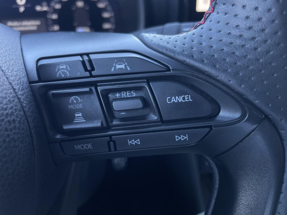 Toyota Yaris Cross 1.5 Hybrid 130 GR SPORT | Carplay | Achteruitrijcamera | Stoelverwarming |