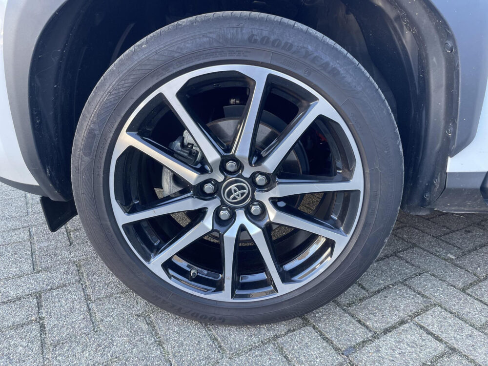 Toyota Yaris Cross 1.5 Hybrid 130 GR SPORT | Carplay | Achteruitrijcamera | Stoelverwarming |