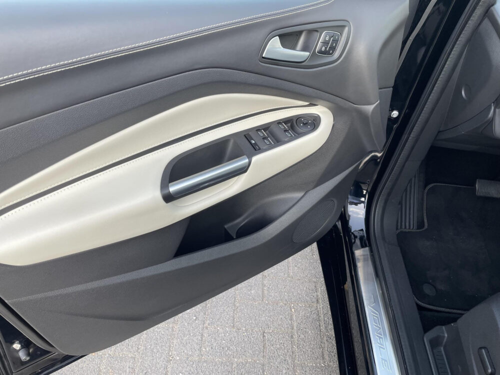 Ford Kuga 1.5 EcoBoost Vignale Navigatie | Panoramadak | Leder |