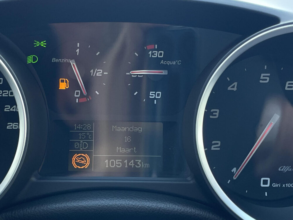 Alfa Romeo Giulietta 1.4 Turbo Sport | PDC | Navi | stoelverwarming |