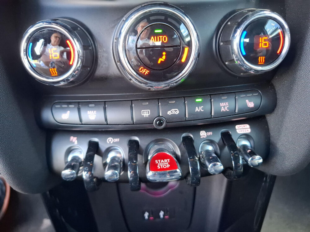 MINI 3-Deurs 2.0 Cooper S | John cooper works | Harman Kardon | Achteruitrijcamera |