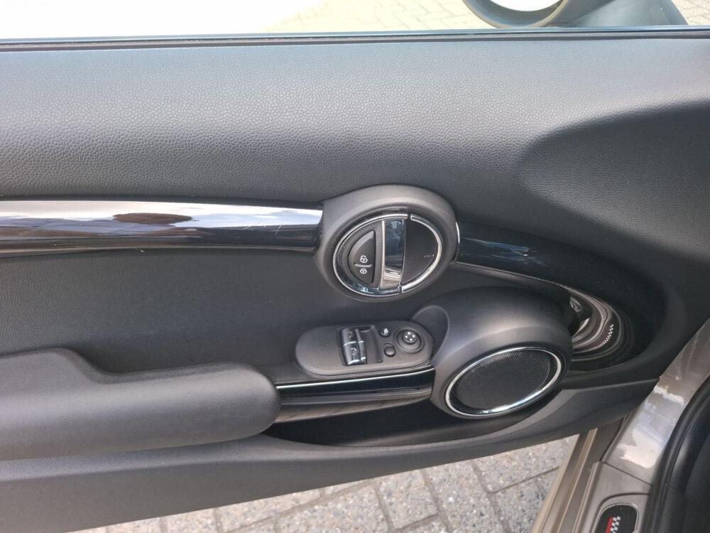 MINI 3-Deurs 2.0 Cooper S | John cooper works | Harman Kardon | Achteruitrijcamera |